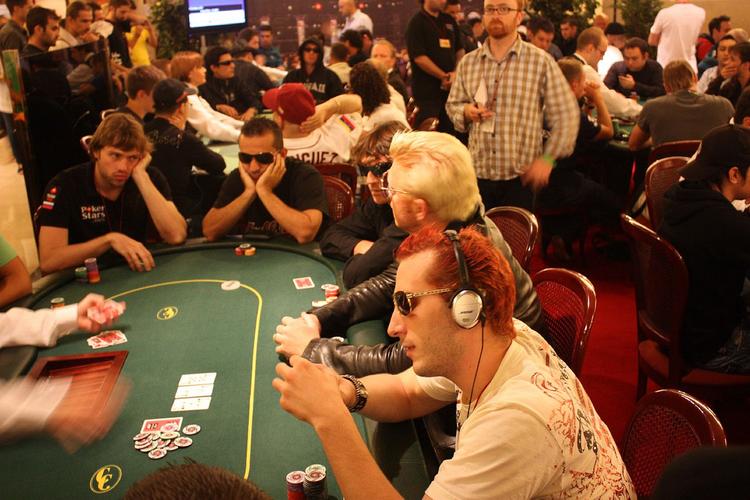 77bet - โบนัสแนะนำเพื่อน รับ 500 บาท/หัว!